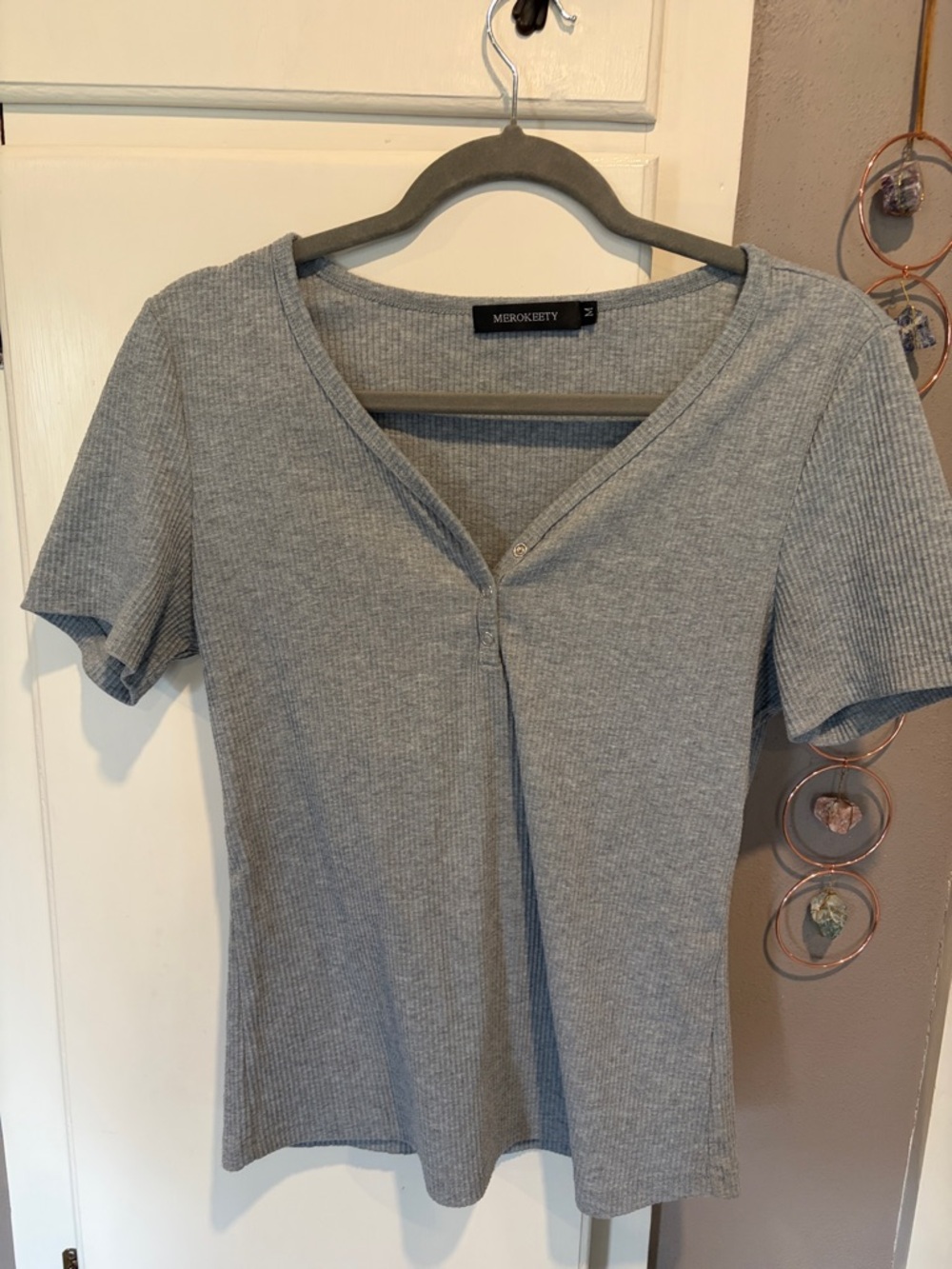 Heather Gray Ribbed V-Neck Short Sleeve Top size M
